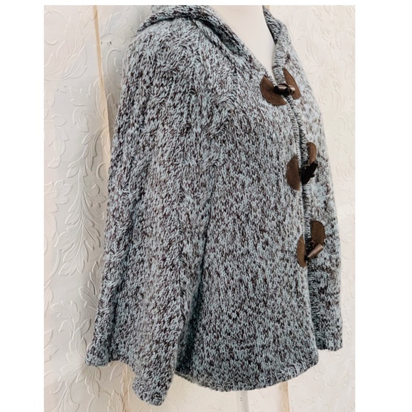BCDG MAXAZRIA Hooded Cape cozy Poncho Sweater - Picture 3 of 7